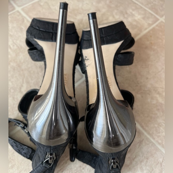 =BCBG MAXAZRIA Black Platform Reptile Leather Heels W/ Black Chrome Accents 5.5 - Picture 7 of 8